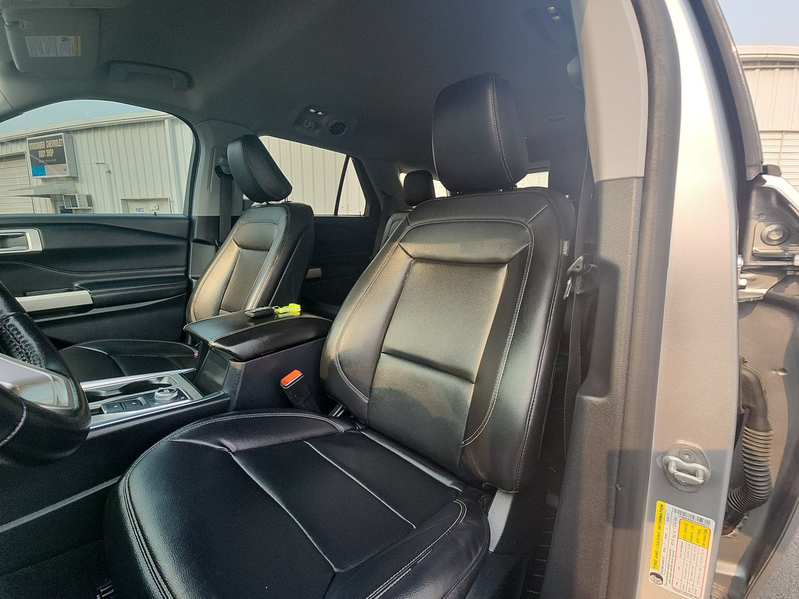 Used 2020 Ford Explorer XLT w/ Equipment Group 202A AWD/4WD image 21