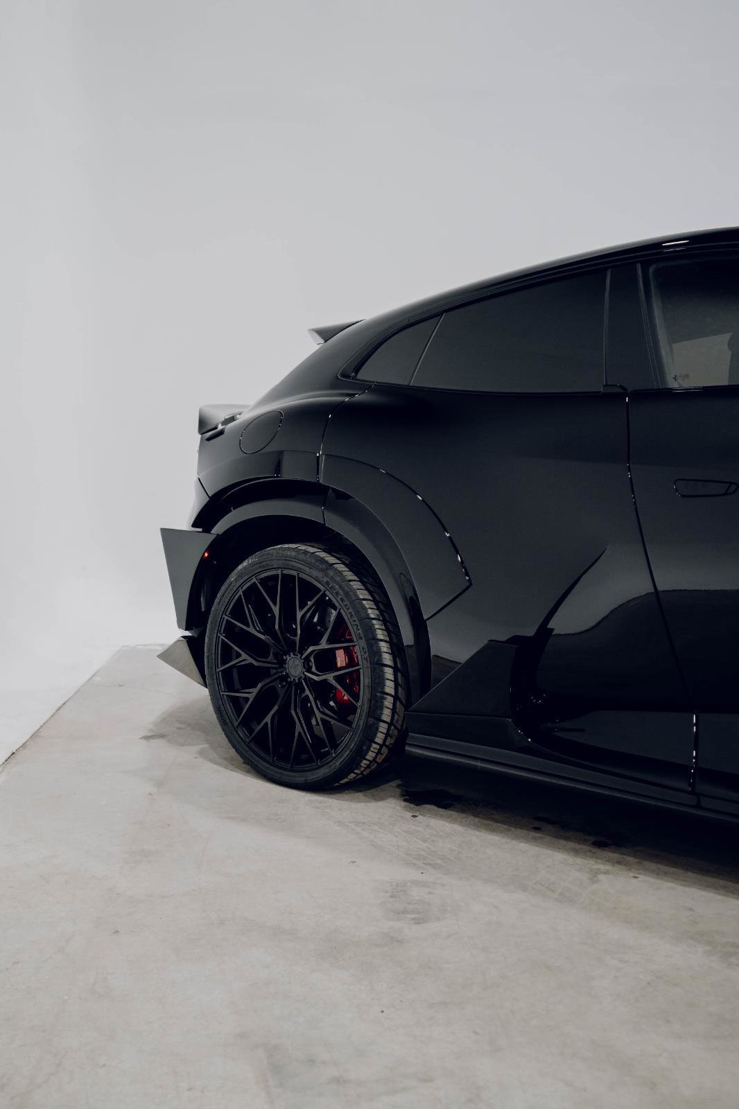 Used 2025 Ferrari Purosangue image 19