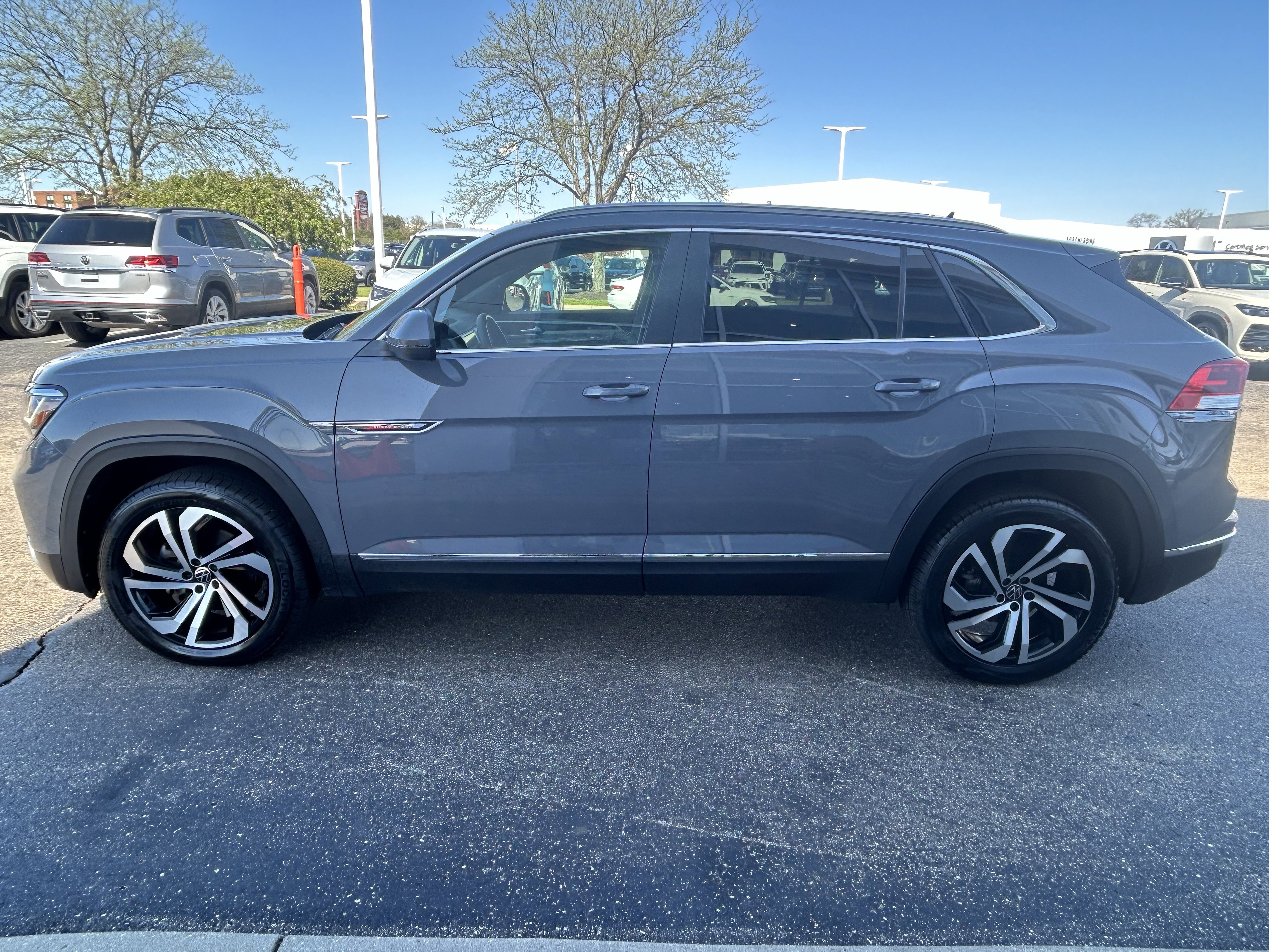 Certified 2023 Volkswagen Atlas Cross Sport SEL AWD/4WD image 4
