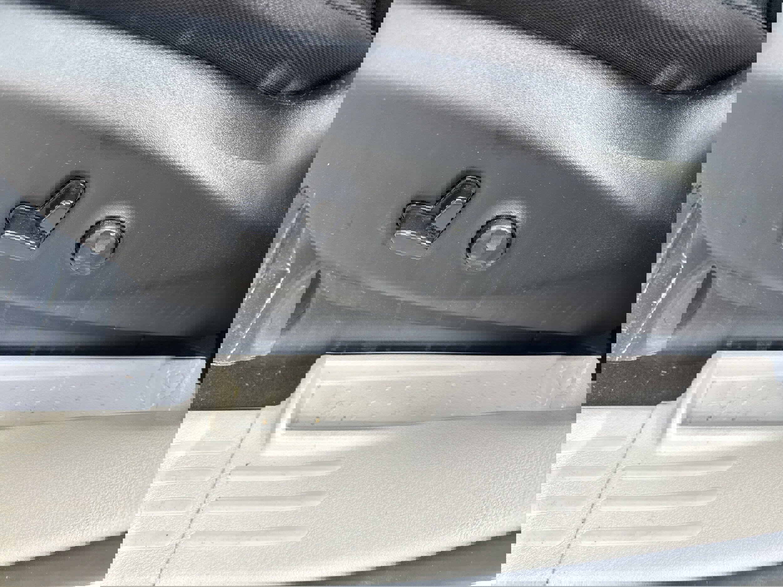 Used 2023 Chrysler Voyager LX image 4