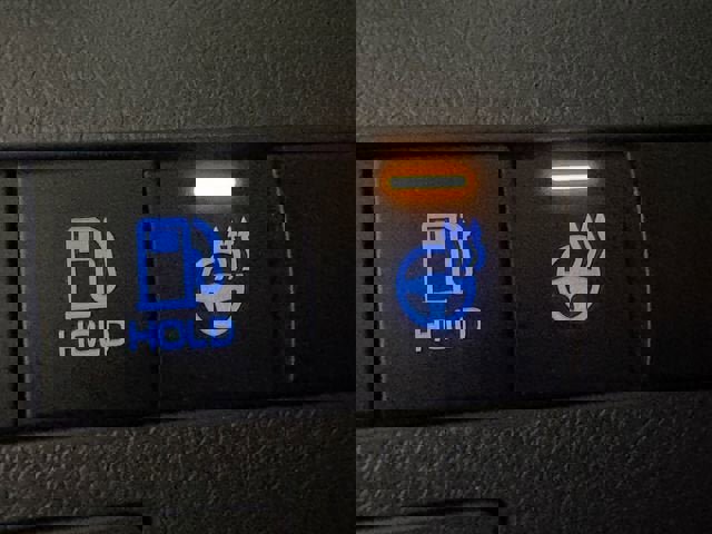 Certified 2022 Toyota Camry XLE w/ Navigation Package image 18