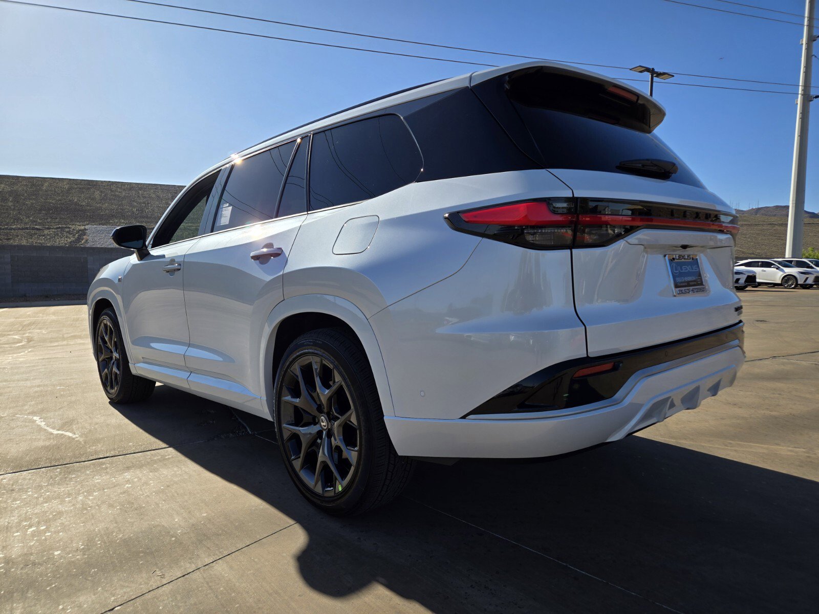 New 2026 Lexus TX 500h AWD image 4