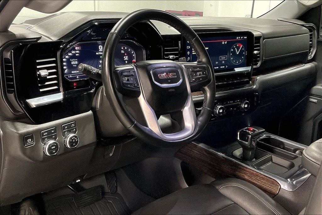 Used 2024 GMC Sierra 1500 Elevation w/ Elevation Premium Package AWD/4WD image 16