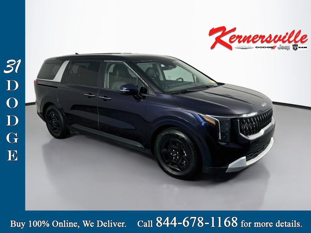Used 2025 Kia Carnival FWD image 1
