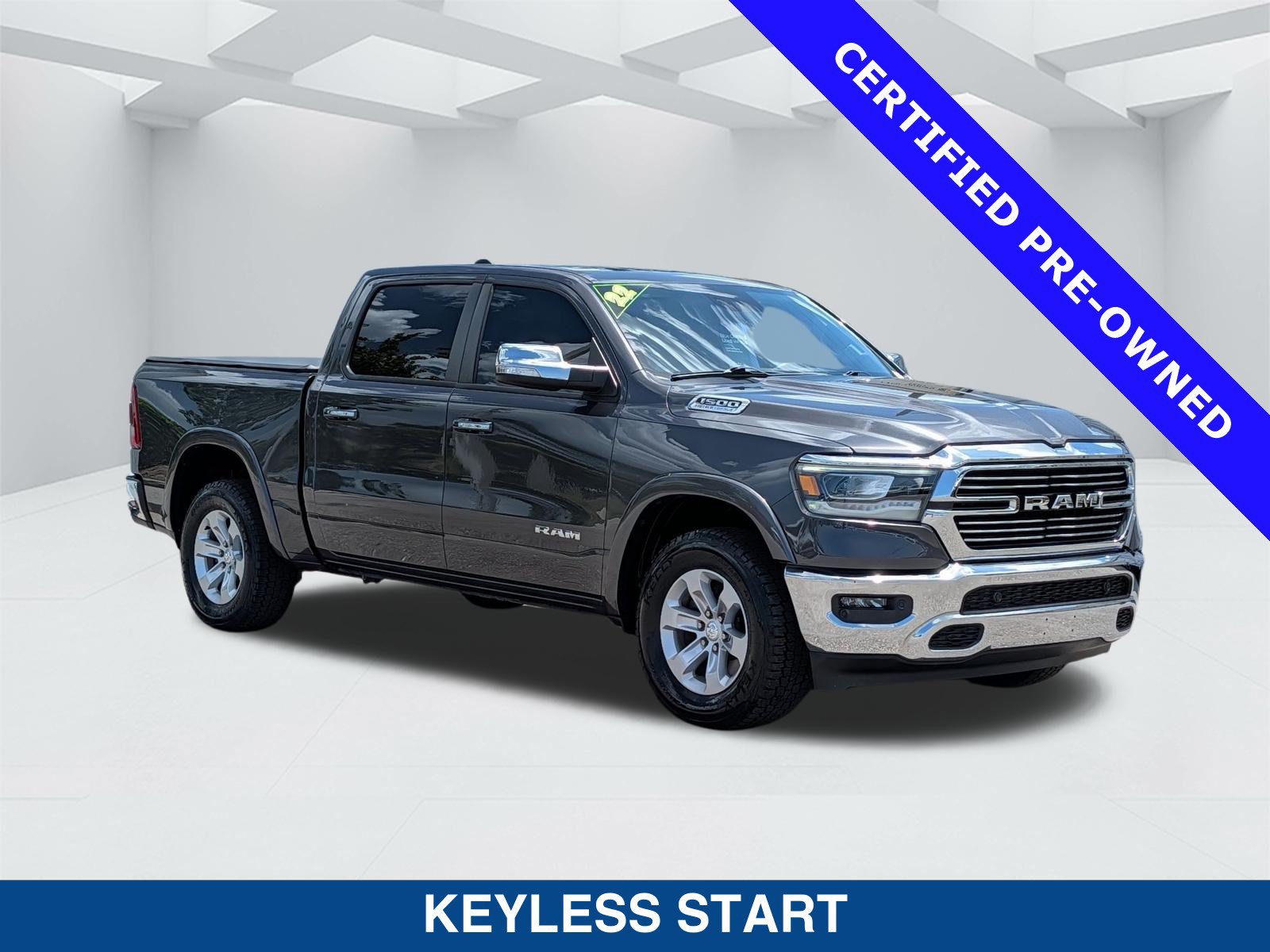 Used 2022 RAM 1500 Laramie AWD/4WD image 3