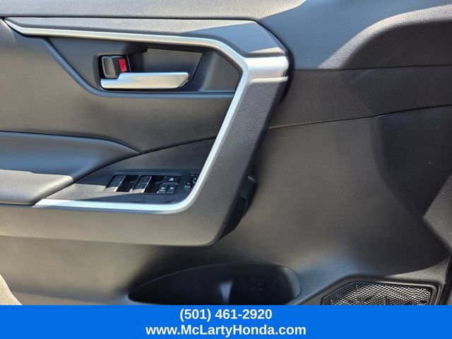 Used 2025 Toyota RAV4 XLE FWD image 28