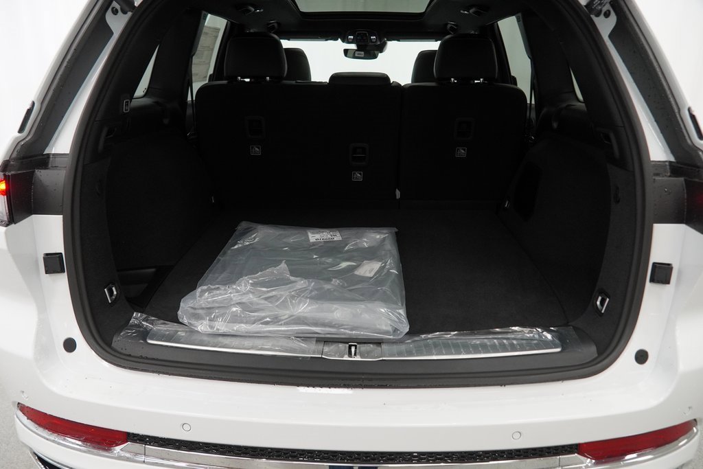 New 2025 Jeep Grand Cherokee Overland image 32