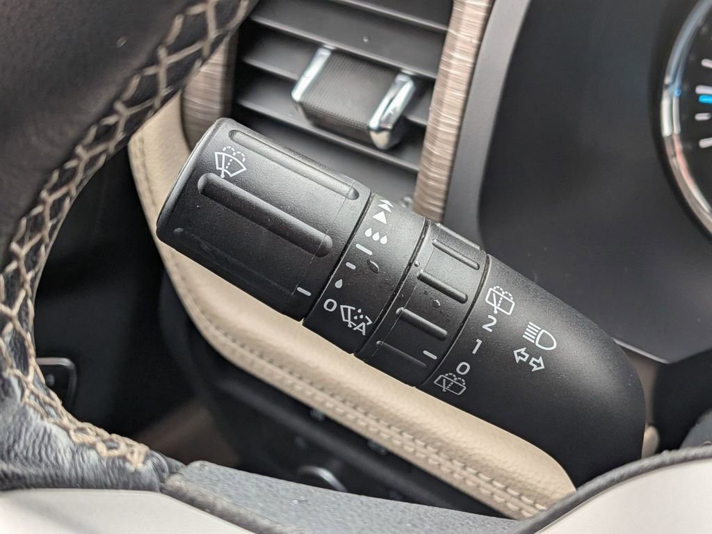 Used 2024 Ford Expedition Limited image 23