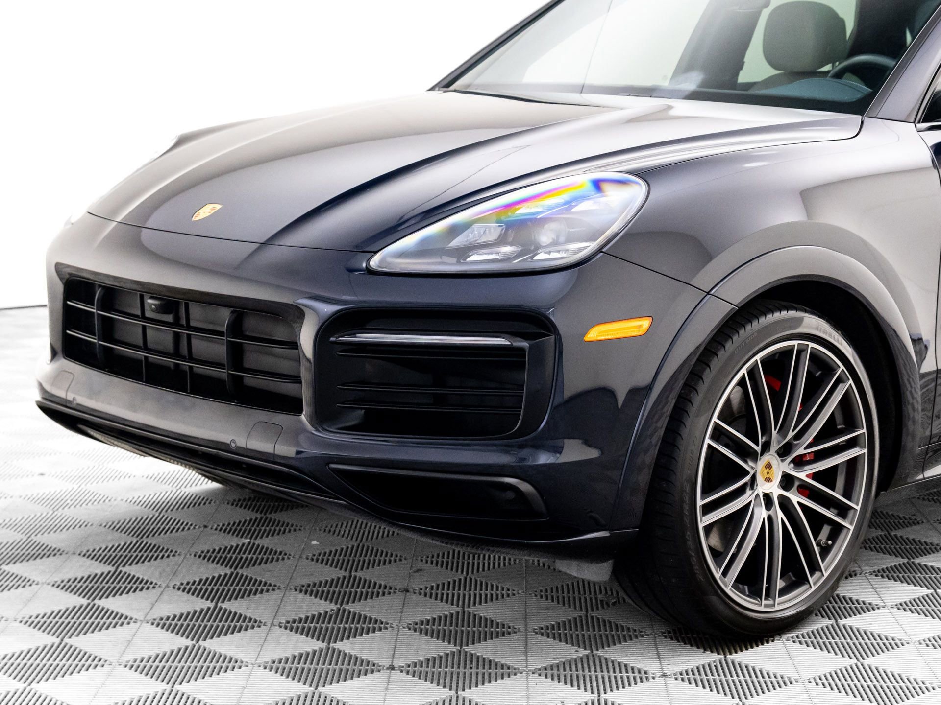 Used 2021 Porsche Cayenne GTS image 36