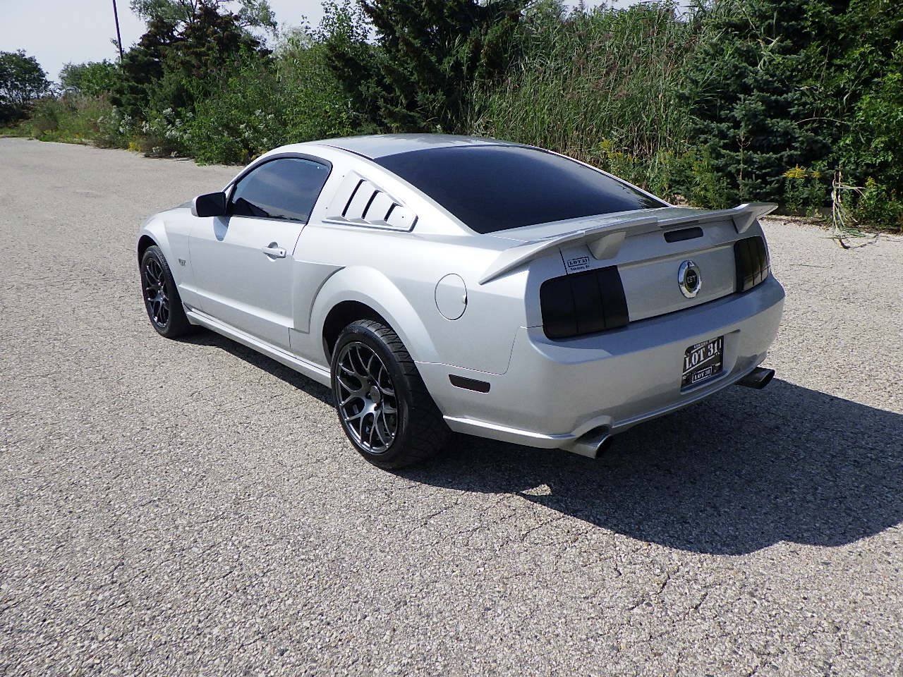 Used 2006 Ford Mustang GT RWD image 3