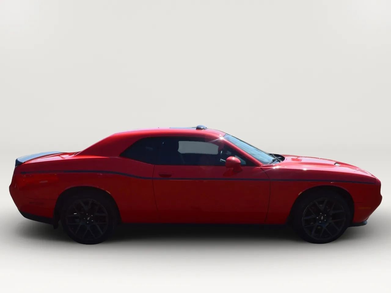 Used 2015 Dodge Challenger SXT w/ Driver Convenience Group image 12