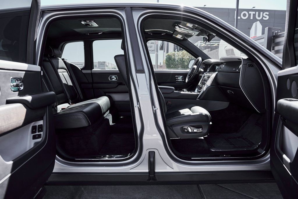 Used 2023 Rolls-Royce Cullinan image 26