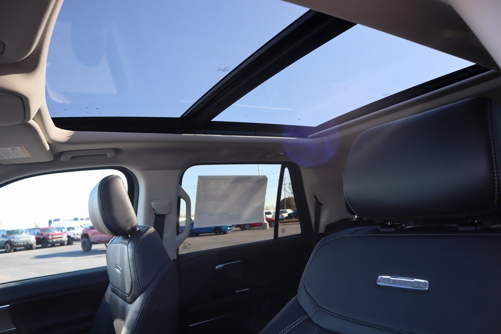 New 2025 Ford Expedition Platinum image 17