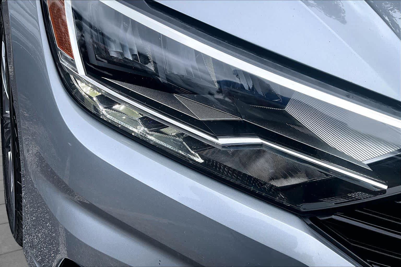 Used 2019 Volkswagen Jetta R-Line w/ R-Line Cold Weather Package FWD image 28
