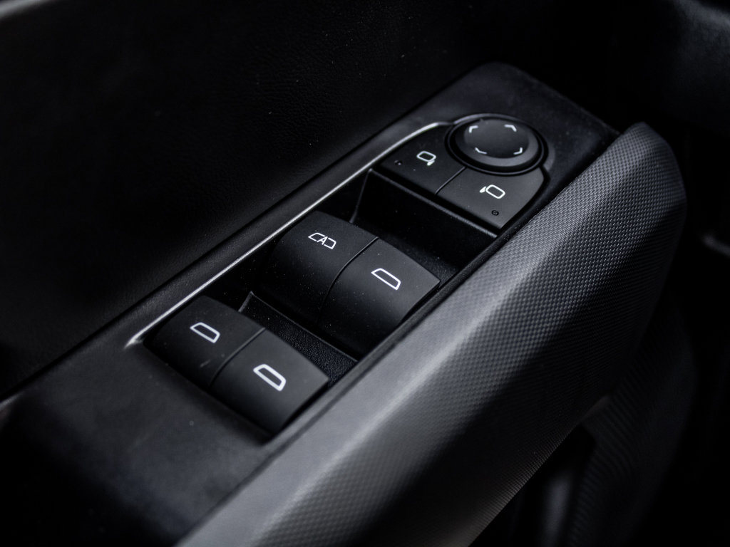 New 2025 GMC Canyon Elevation w/ Convenience Package image 33