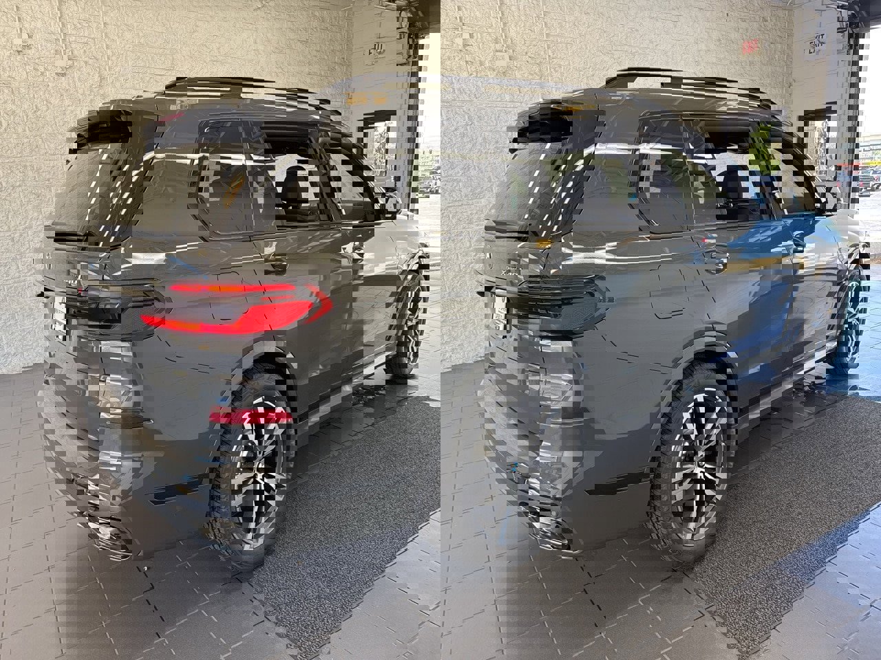 New 2026 BMW X7 xDrive40i w/ M Sport Package image 8