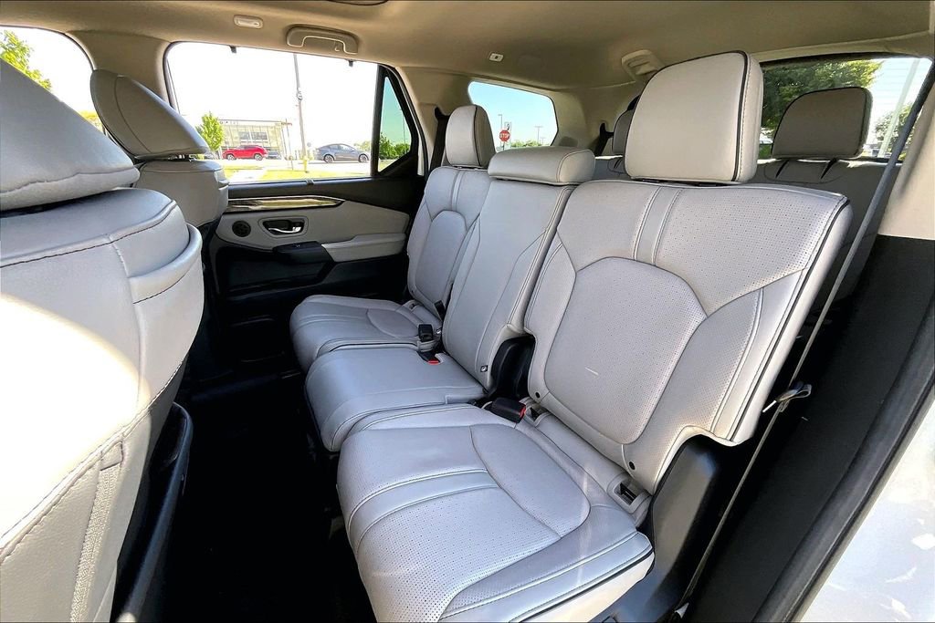Used 2024 Honda Pilot Elite image 32