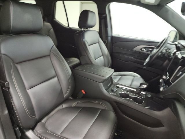 Used 2023 Chevrolet Traverse LT w/ LT Premium Package image 17