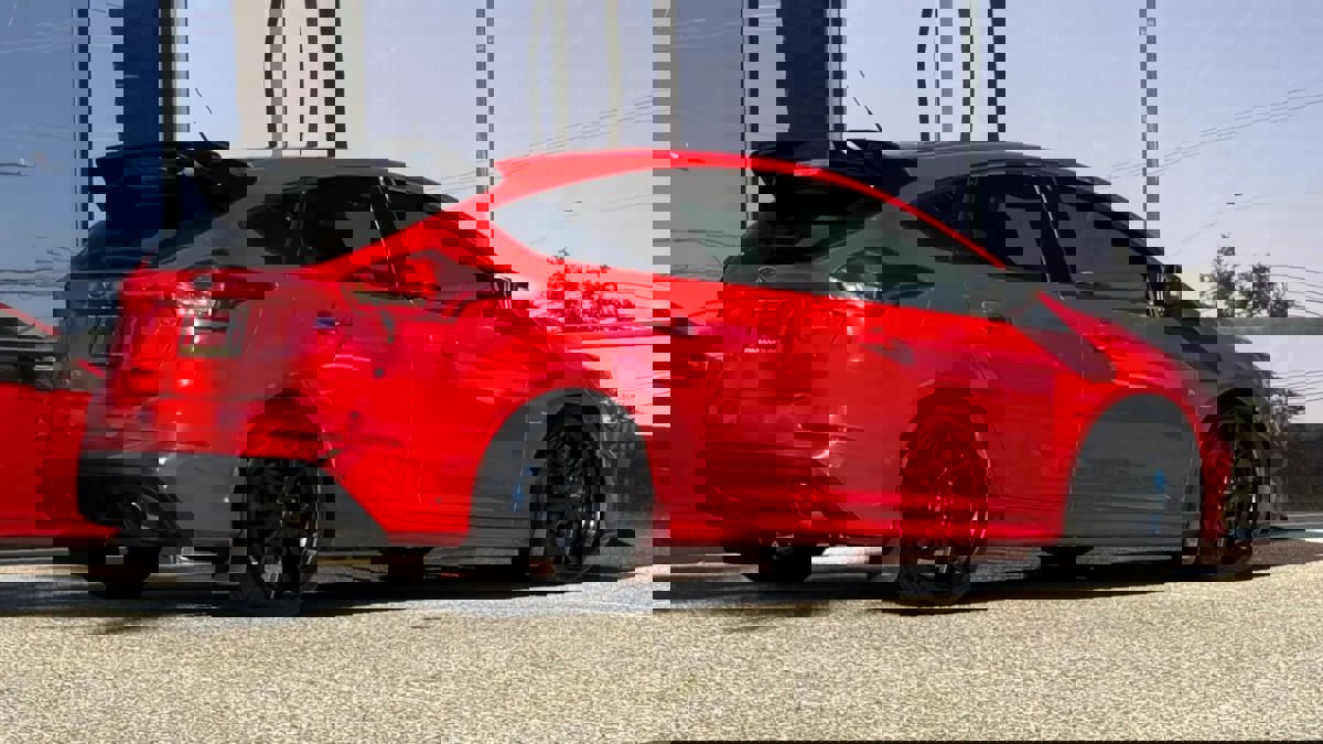 Used 2018 Ford Focus RS AWD/4WD image 12