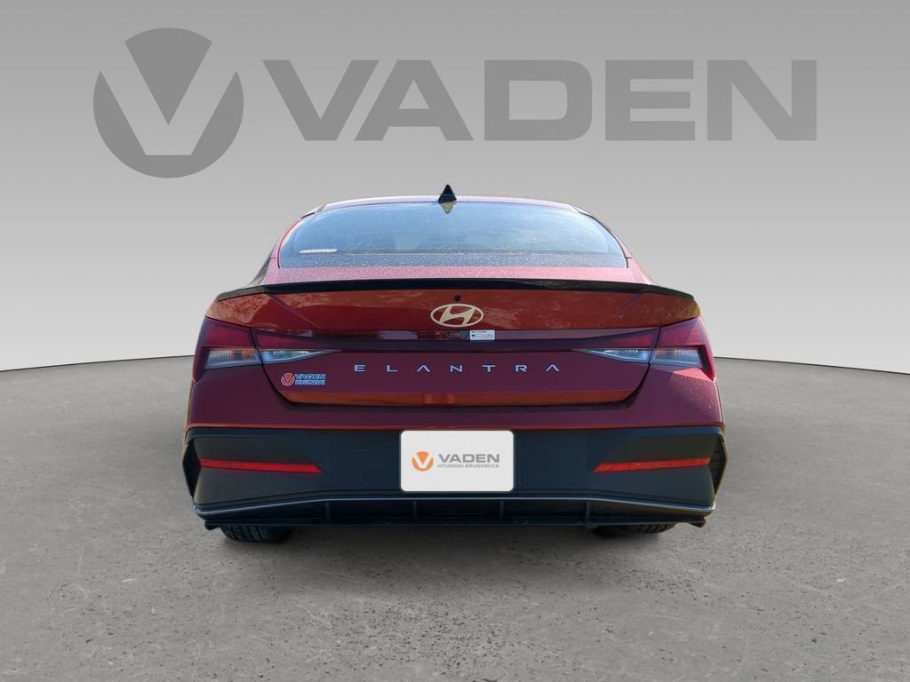 New 2025 Hyundai Elantra Sport image 21