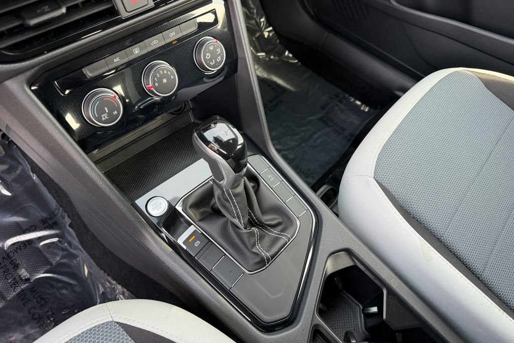 Certified 2025 Volkswagen Taos S image 20