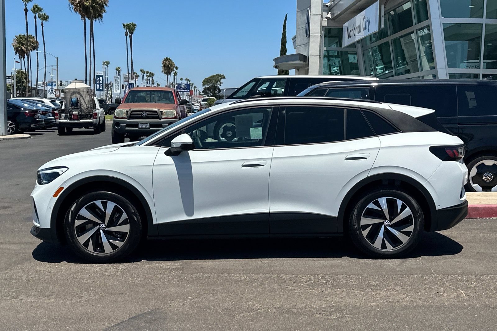 Used 2024 Volkswagen ID.4 2WD image 7
