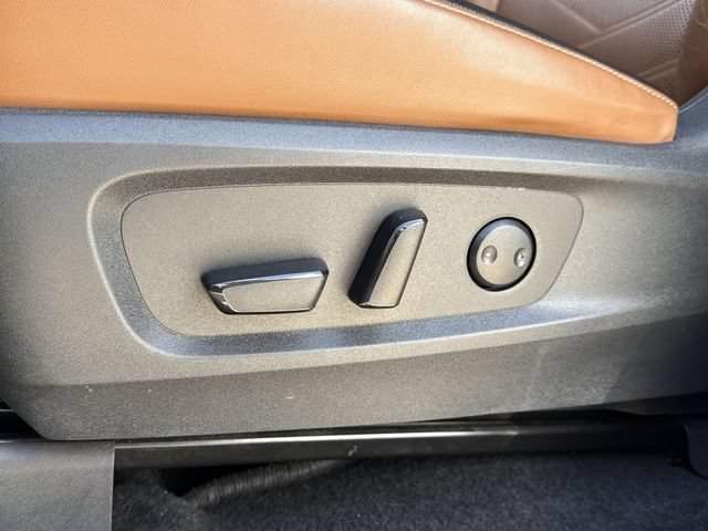 Used 2022 Nissan Pathfinder Platinum w/ Cargo Package FWD image 20