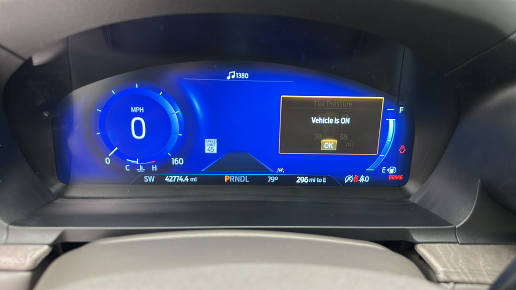 Used 2023 Ford Explorer Platinum w/ Technology Package AWD/4WD image 18