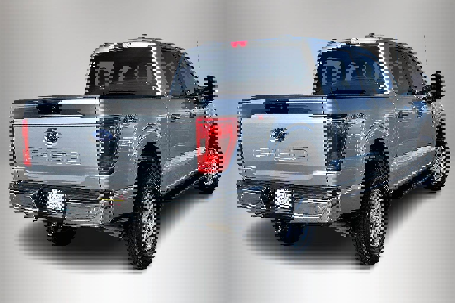 Used 2022 Ford F150 XLT w/ Trailer Tow Package image 6