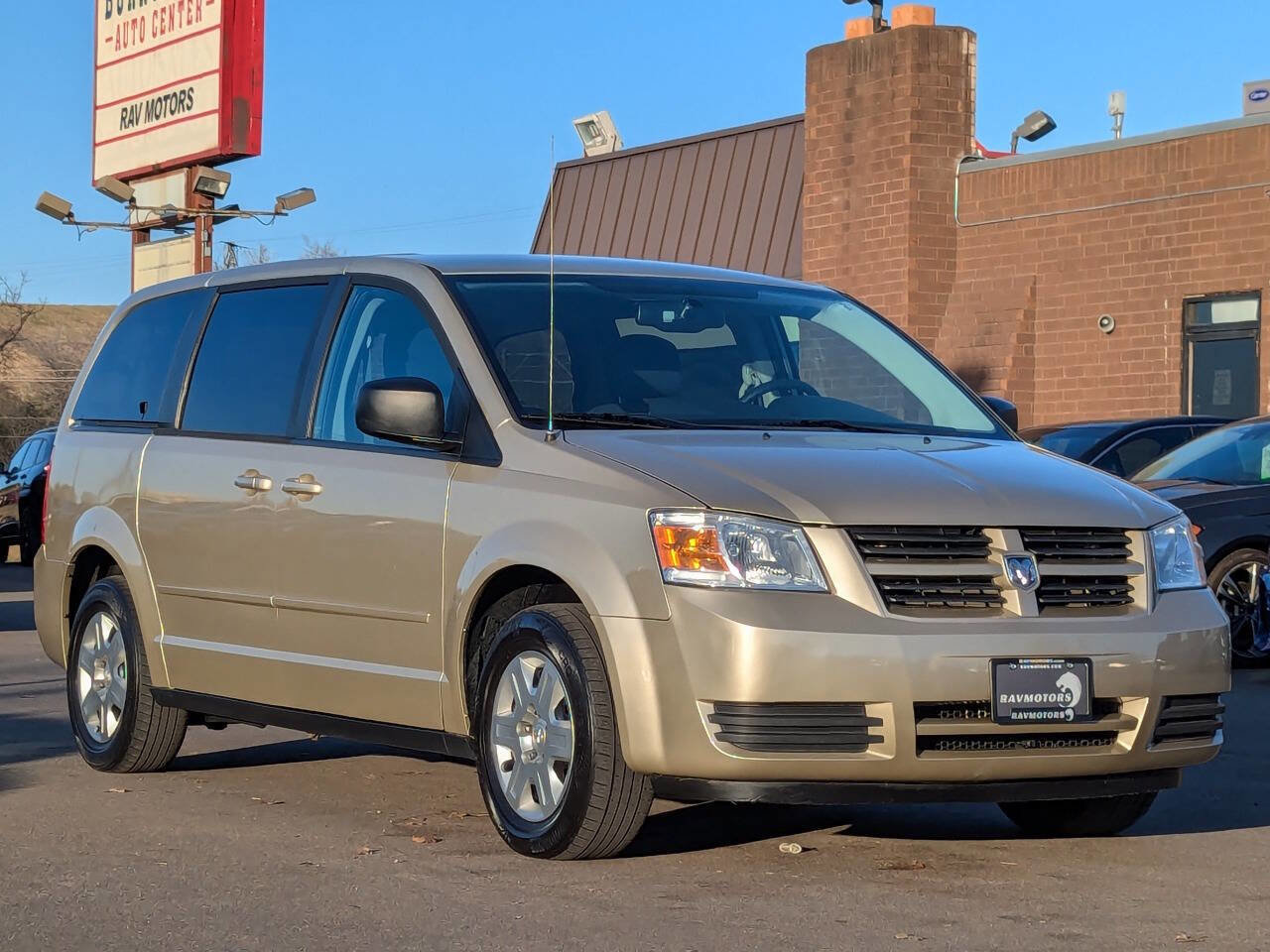Used 2010 Dodge Grand Caravan SE image 6