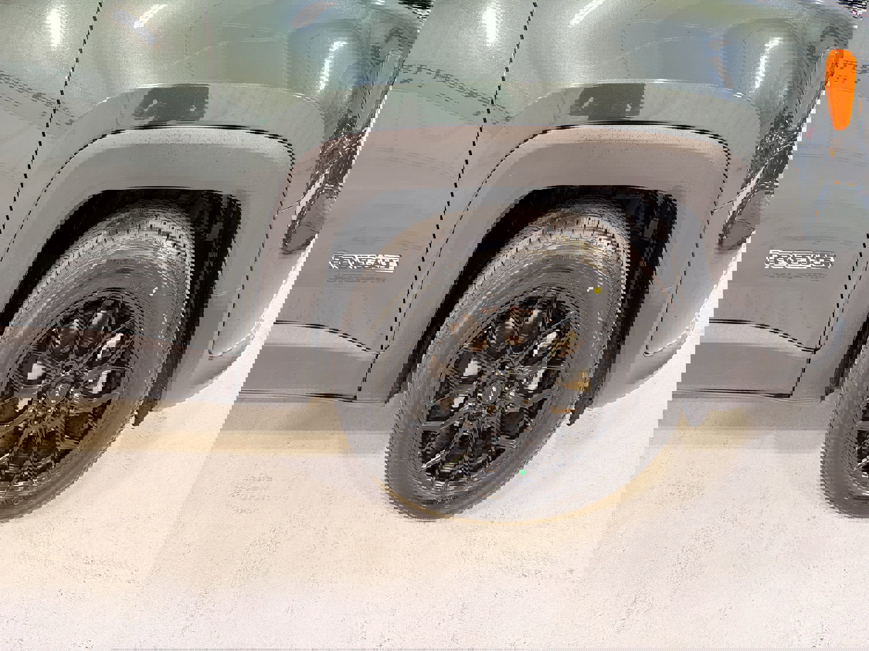 Used 2021 Jeep Renegade Sport image 28