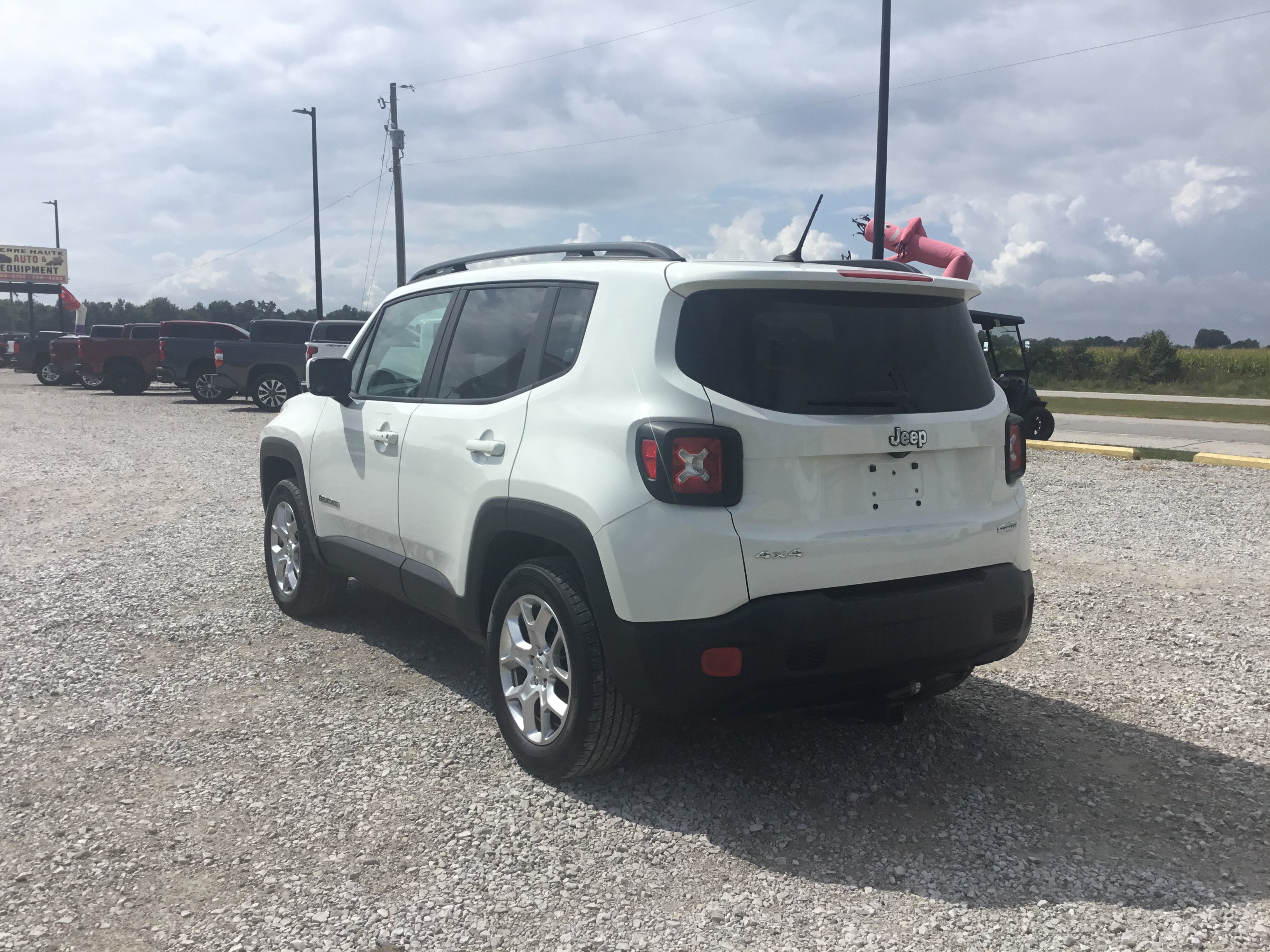Used 2017 Jeep Renegade Latitude AWD/4WD image 5