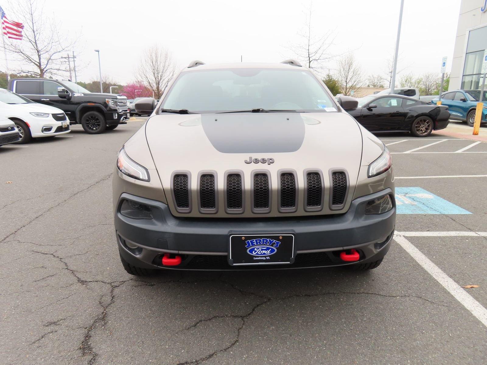 Used 2016 Jeep Cherokee Trailhawk w/ Comfort/Convenience Group image 2