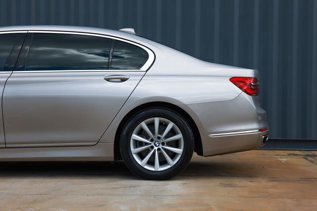 Used 2018 BMW 740i image 31