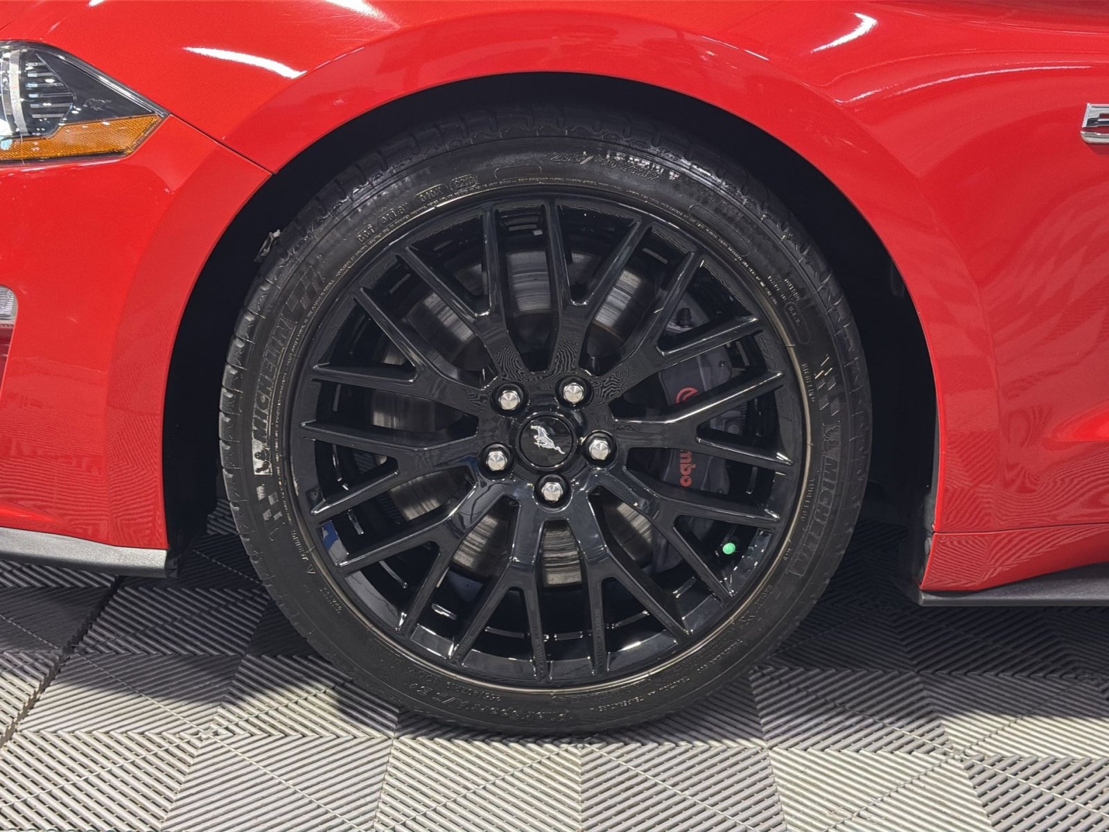 Used 2019 Ford Mustang GT Premium w/ GT Performance Package RWD image 16