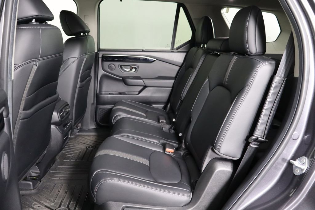 Used 2025 Honda Pilot EX-L image 17