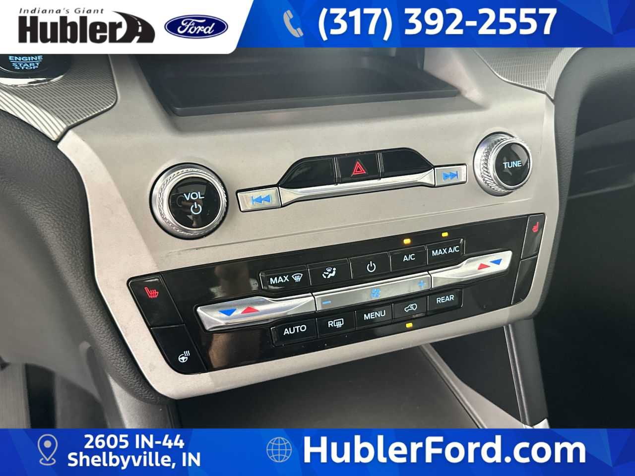 Used 2024 Ford Explorer XLT w/ Equipment Group 202A AWD/4WD image 18