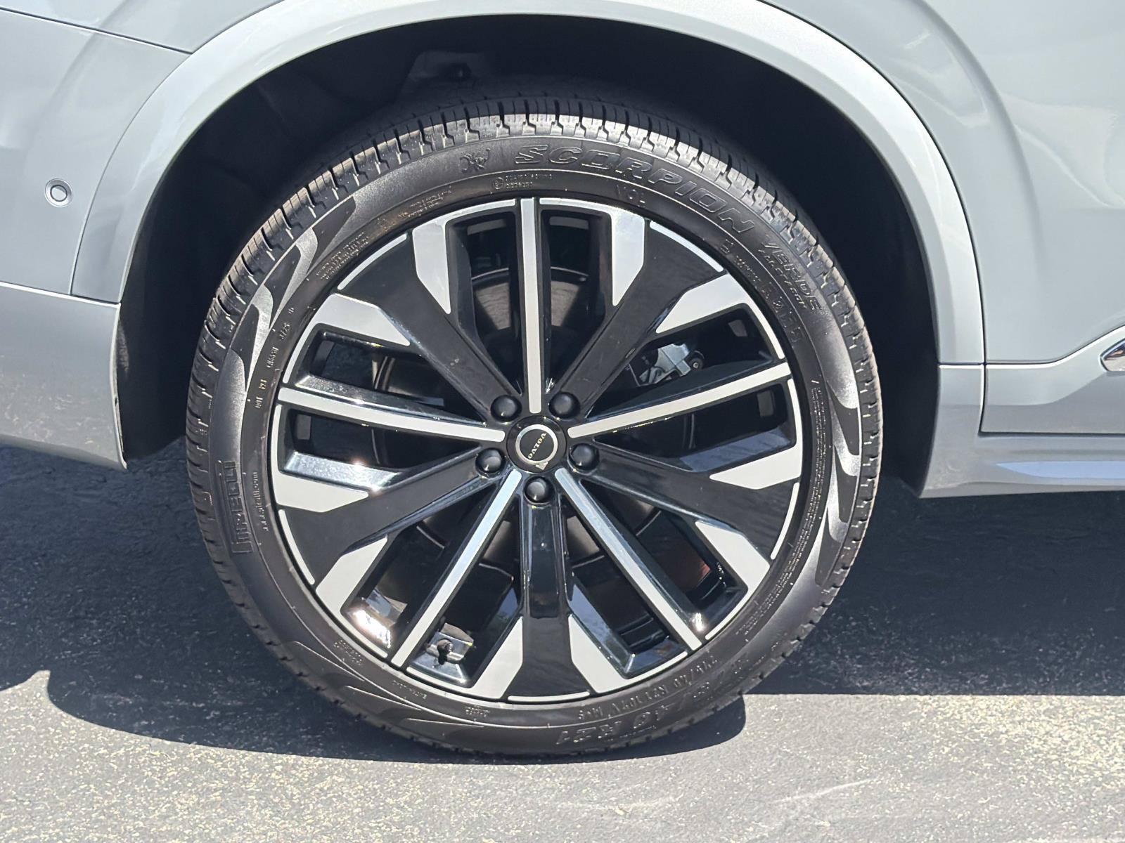 Used 2026 Volvo XC90 T8 Plus w/ Protection Package Premier AWD/4WD image 28