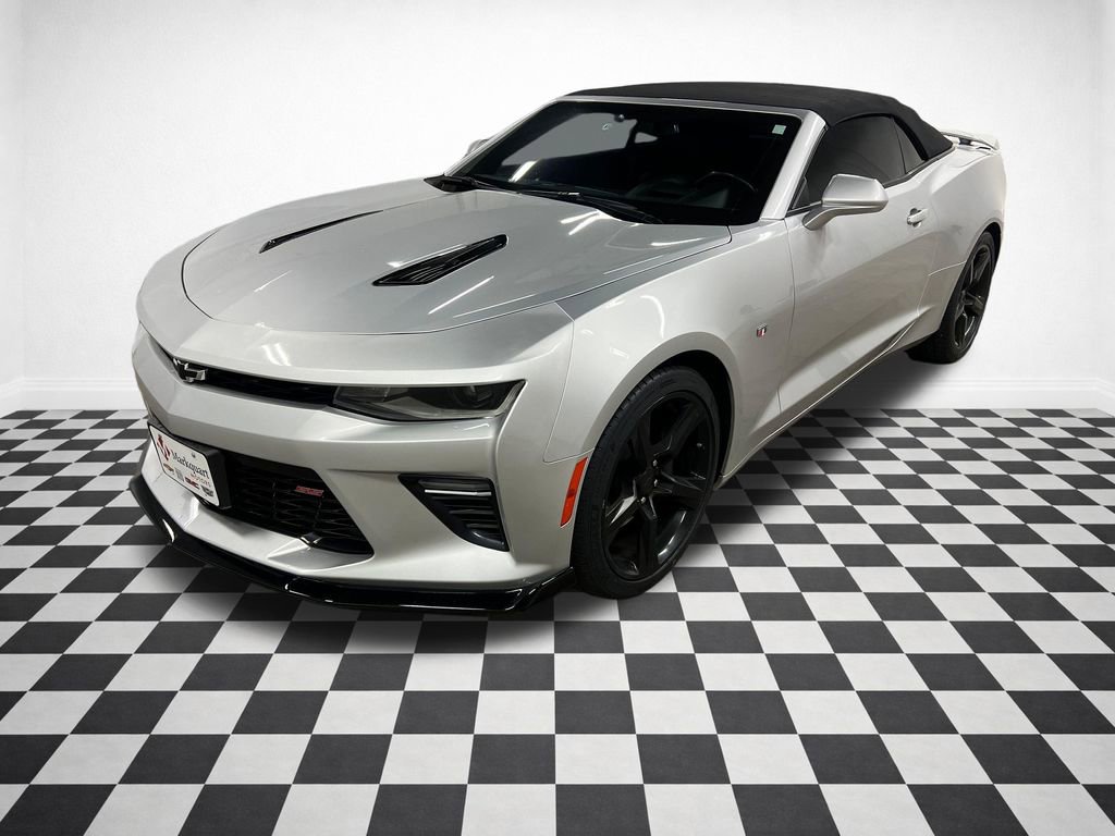 Used 2016 Chevrolet Camaro SS RWD image 4