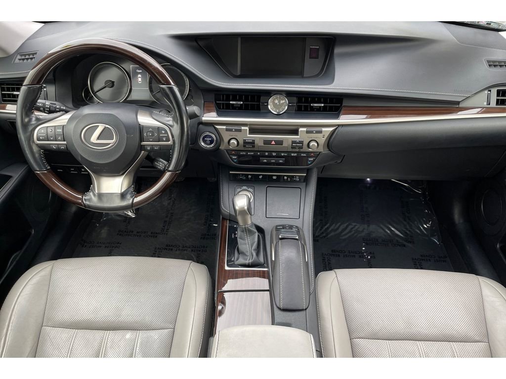 Used 2017 Lexus ES 300h image 16