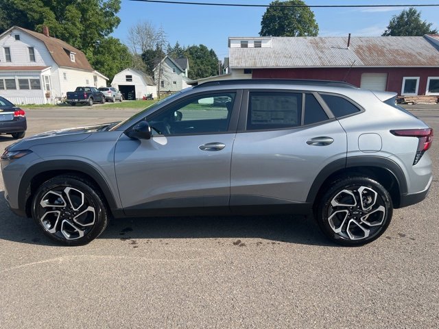 New 2025 Chevrolet Trax RS w/ Driver Confidence Package image 2