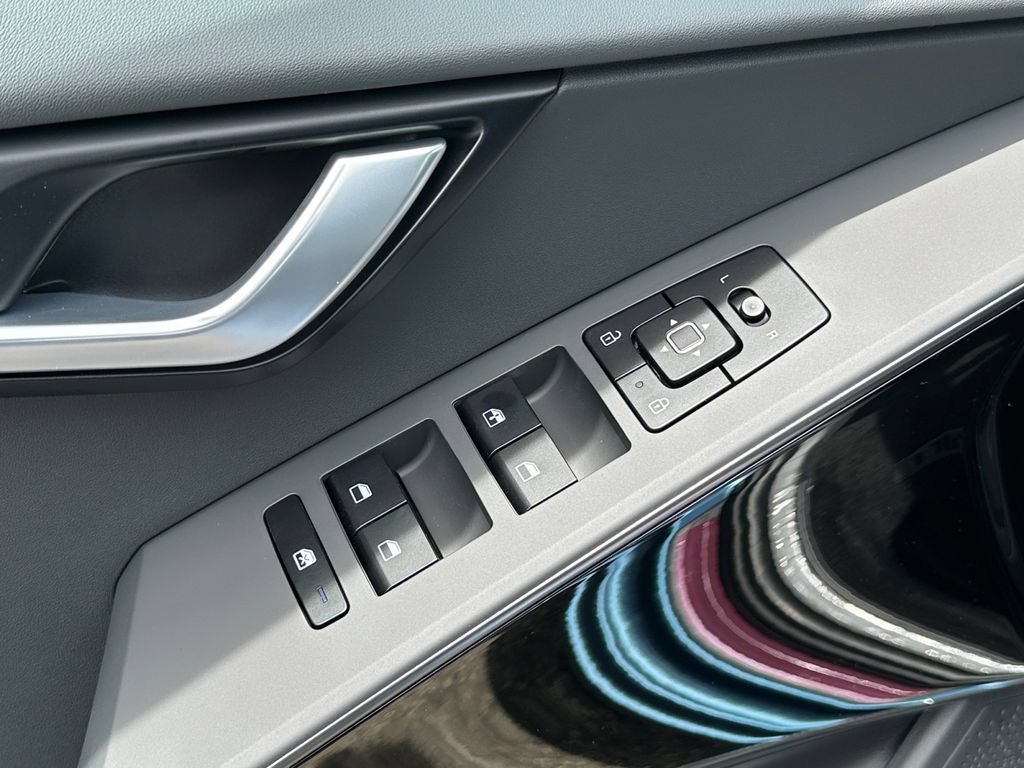 New 2026 Kia Niro EX FWD image 13