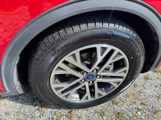 Used 2021 Ford Escape SEL w/ Technology Package FWD image 16