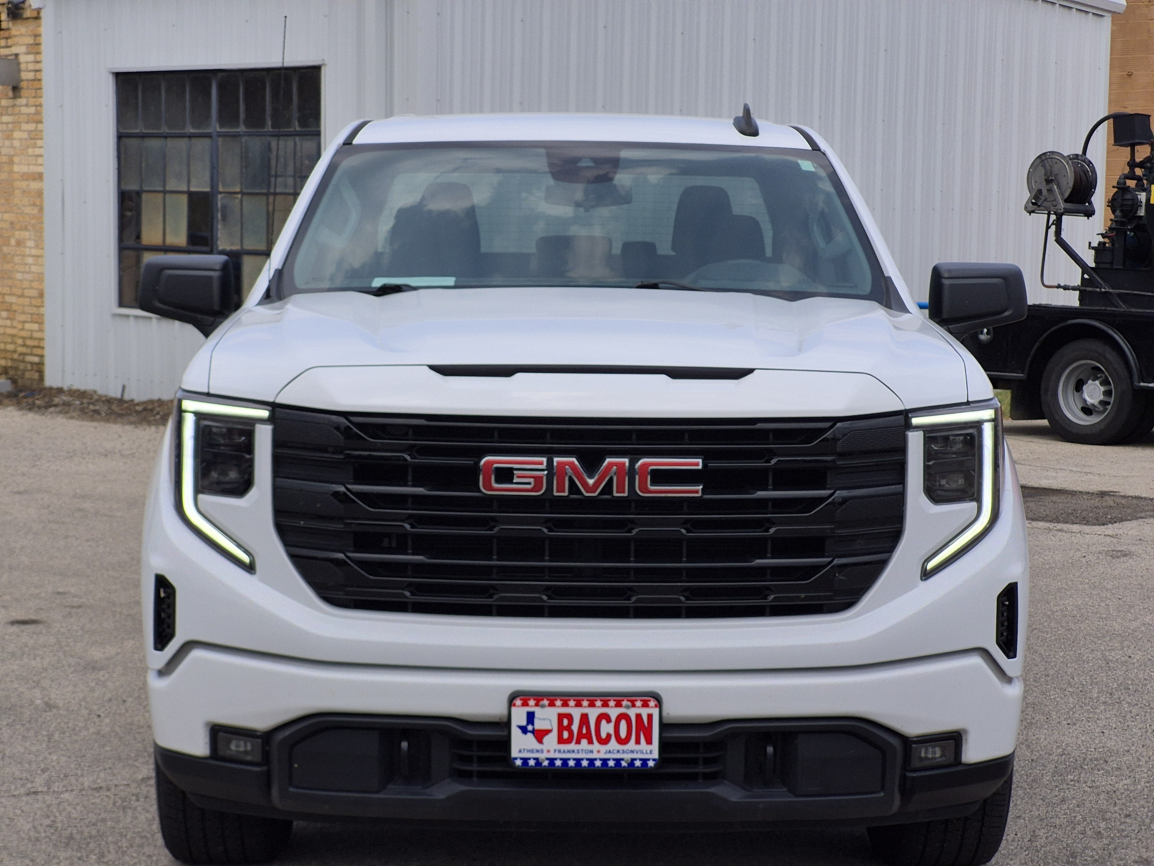 Used 2024 GMC Sierra 1500 Elevation RWD image 2