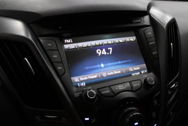 Used 2013 Hyundai Veloster Turbo FWD image 17