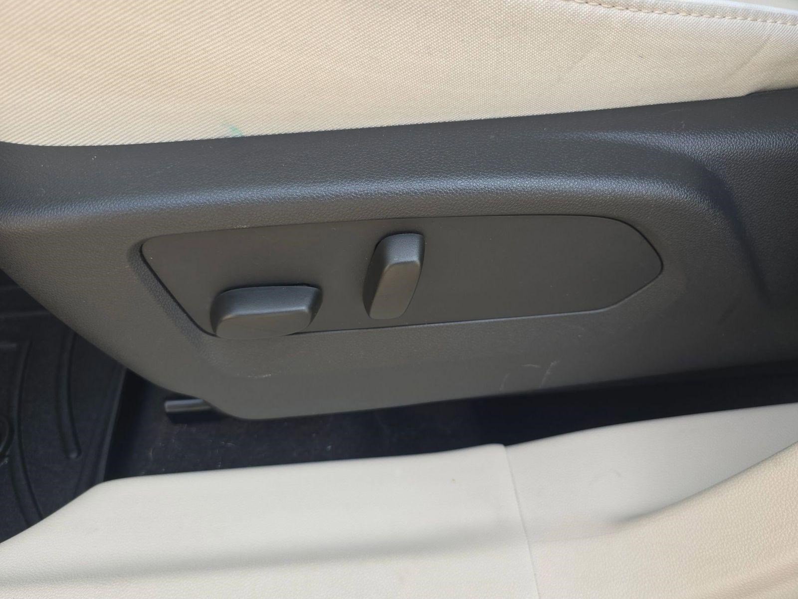 Used 2022 Buick Envision Avenir w/ Technology Package II image 12