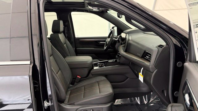 New 2026 Chevrolet Tahoe High Country AWD/4WD image 24