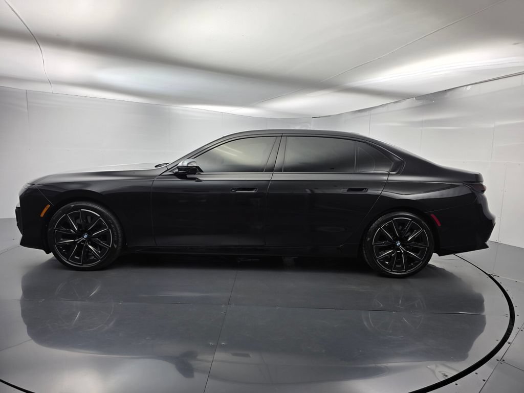Certified 2025 BMW 740i RWD image 7