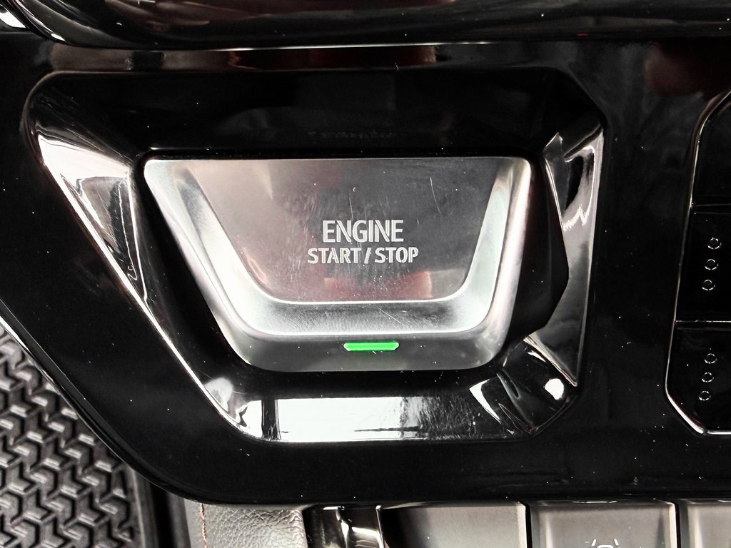 Used 2025 GMC Sierra 1500 AT4 w/ AT4 Premium Package image 7