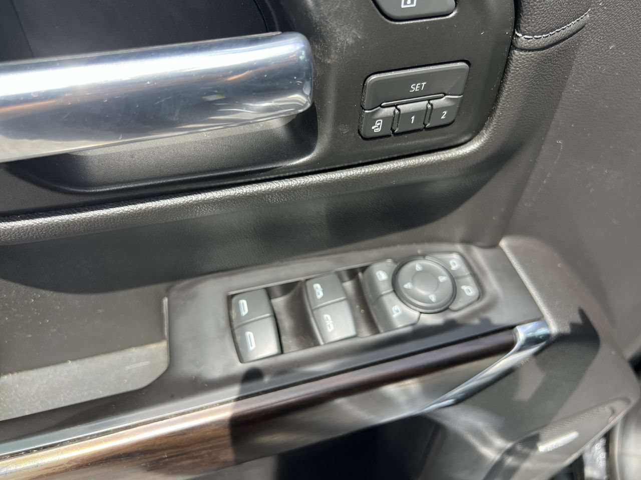 Used 2019 GMC Sierra 1500 SLT w/ SLT Premium Plus Package AWD/4WD image 15